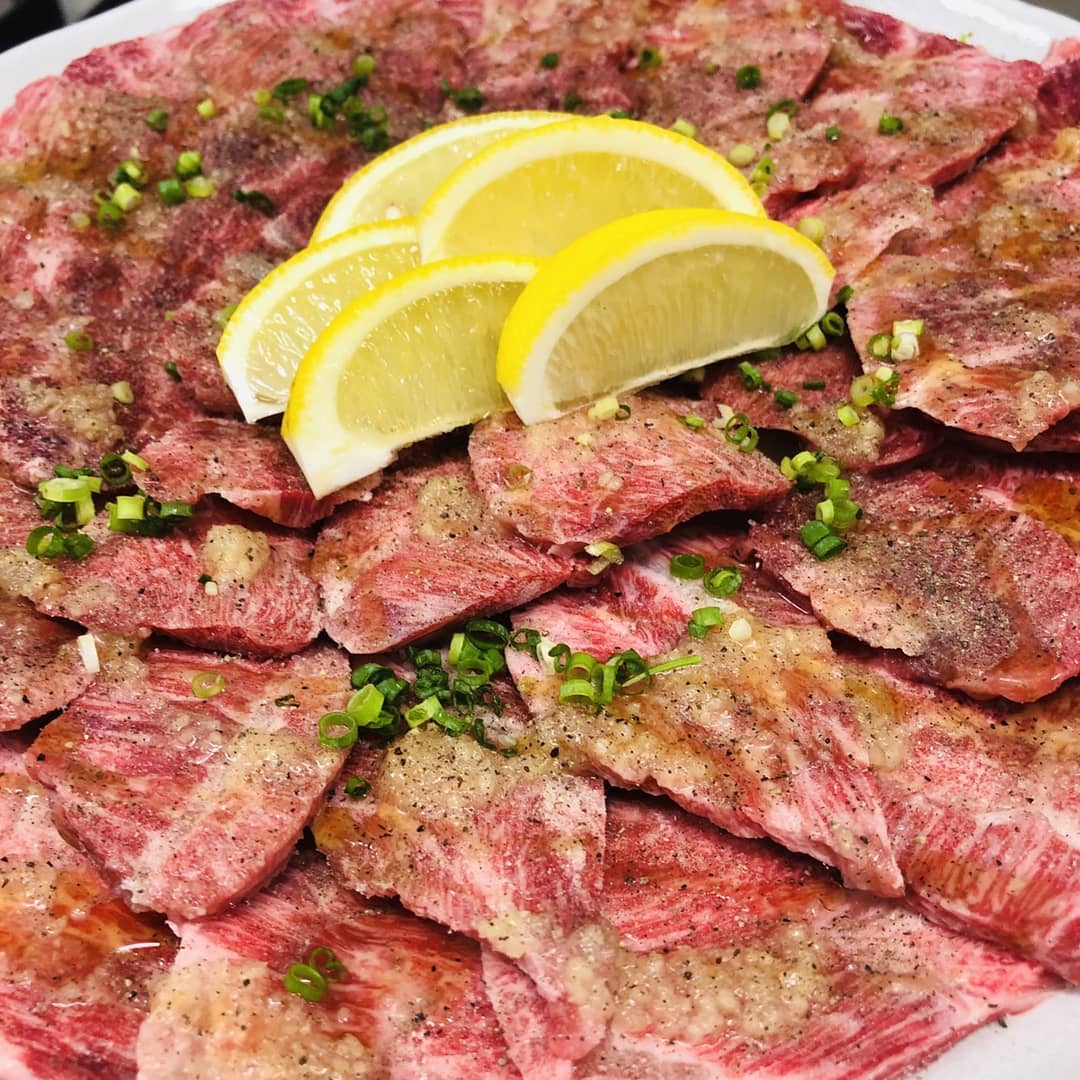 ニンニク多め頰肉塩焼の南大門ですぅ～♪
昼の部は静かに終了…なので夜の部に期待しときます…しかし天候が心配でございます。今は良き天気ですが急変しそうでございます、ご注意ください。
ご来店お待ちしてます(^.^)