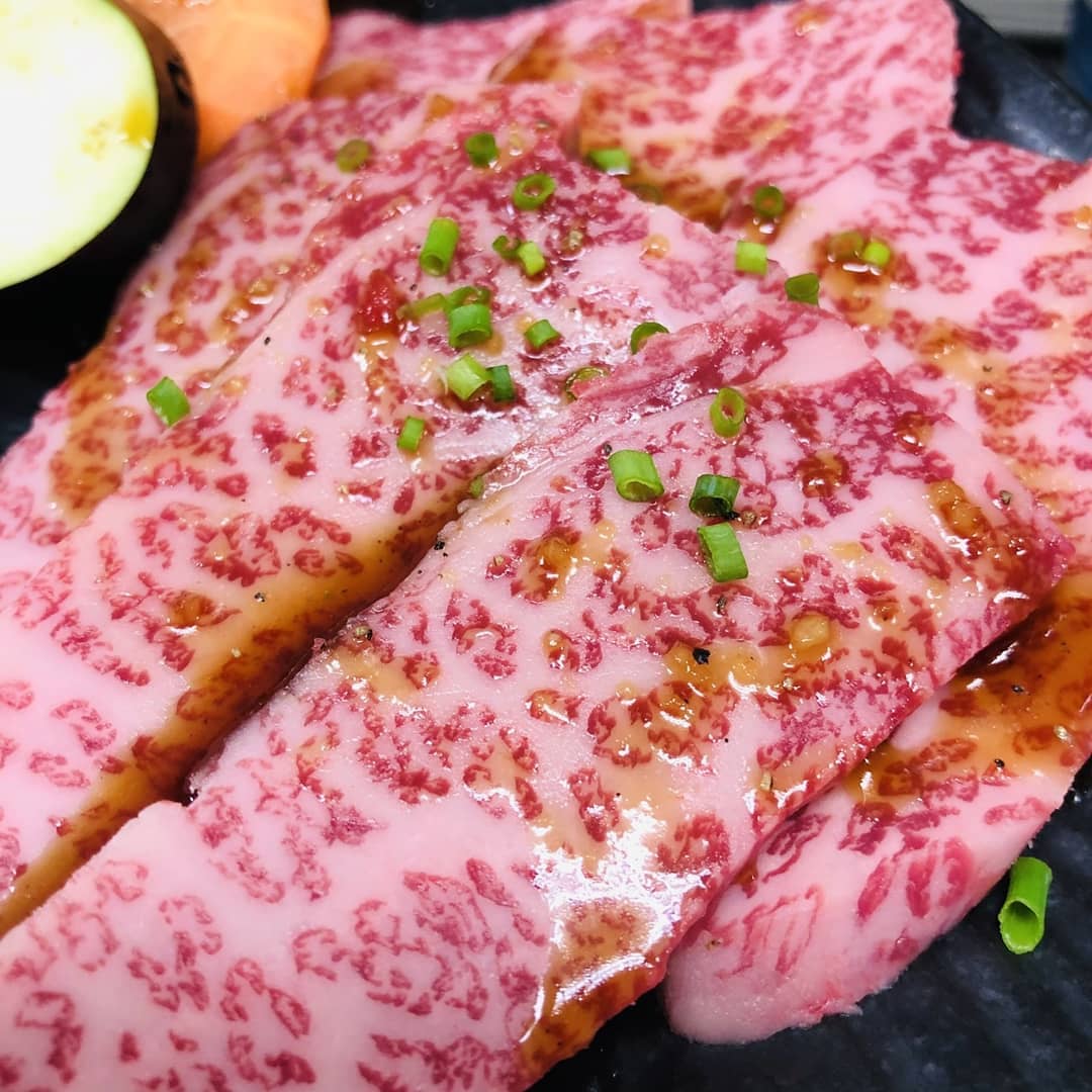 焼肉の秋！南大門ですぅ～♪
連休最終日でございますね。観光地は大盛況とか…心配しちゃいます…
焼肉屋は23、24日と連休となりますので本日のご来店お待ちしてます。もちろんしっかりマスク着用ですよ～！本日も宜しくお願い致します。