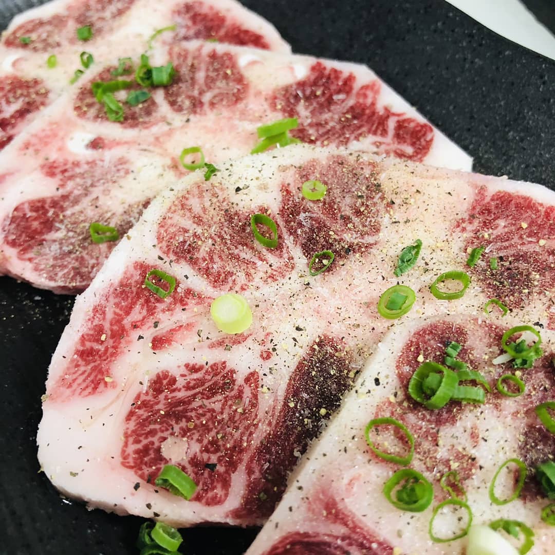 風がなければ言うことのない天気でしたね…南大門ですぅ～♪
焼肉屋はサボることなくしっかり通し営業しております。
早めのご来店お待ちしております。

南大門
館林店