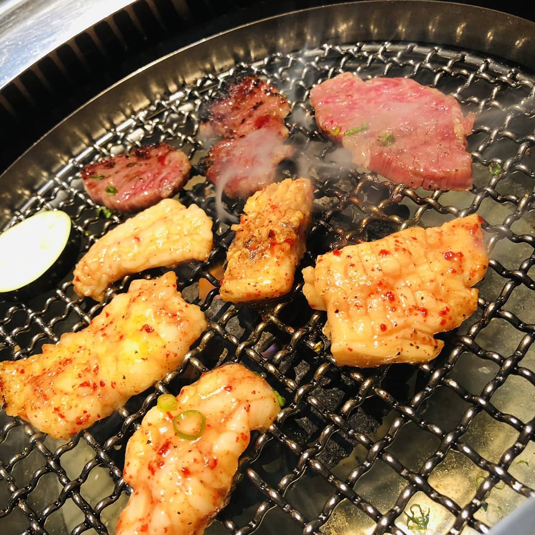 一日雨降りでしょうかね…南大門ですぅ～♪
雨の中ランチご来店ありがとうございました。朝からこれぞ梅雨って感じの天気でございます…まぁ夜も雨降りでしょうが…
今日も時短営業ですお早めのご来店でお願い致します

マスク着用、手指消毒宜しくお願いします。

南大門
館林店