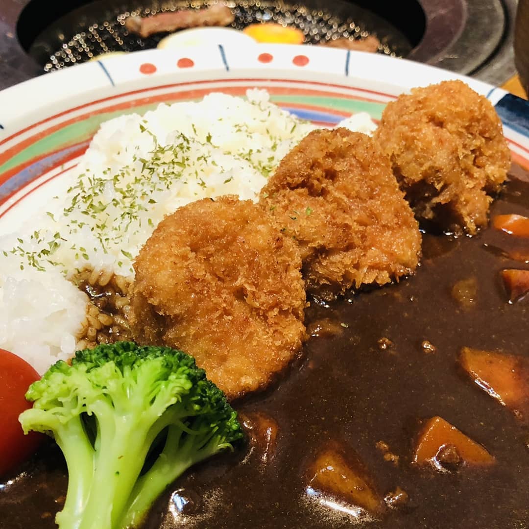 嫌なご時世…南大門ですぅ～♪
焼肉屋は今週18,19日と連休となってます…他店舗様はお盆明けはいつもより長めの休みまたは長期休業されてる…そんなご時世でございます。感染症を防ぐ広めない為には仕方ないのでしょうか…飲食店は悲鳴を上げております！嫌なご時世でございますが責任もった行動をです。
夜定食は今日も「焼肉屋のカツカレー」上州麦豚のヒレかロースお選びください。時短営業のお食事処南大門ですが宜しくお願い致します

マスク着用、手指消毒お願いしてます。

南大門
館林店