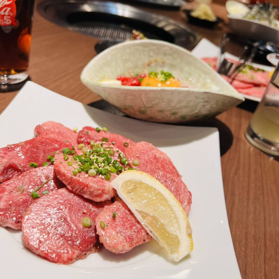 雨だし寒い…南大門ですぅ～♪
ですが朝から熱い一日となっております…汗をかきかき…でしたが今はすっかり身体は冷えてます…危険です…皆様も風邪にご注意下さい。
明日は祝日、お早めのご予約お待ちしてます

南大門
館林店