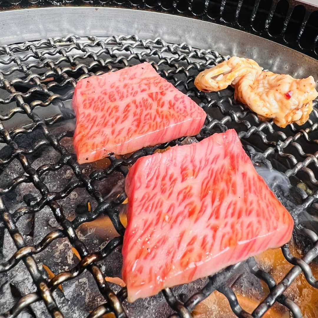 冷え込んでおります…南大門ですぅ～♪
今週は月曜から今日までランチ終わりにお弁当屋させて頂きました！大量のお弁当お買い上げありがとうございました！
週末、年末年始の込み合った時間帯にはテイクアウトのご注文はお断りする場合がございます、ご了承ください。

冷え込んでおります、暖かい装いで夜の部ご来店ください。お待ちしてます

南大門
館林店