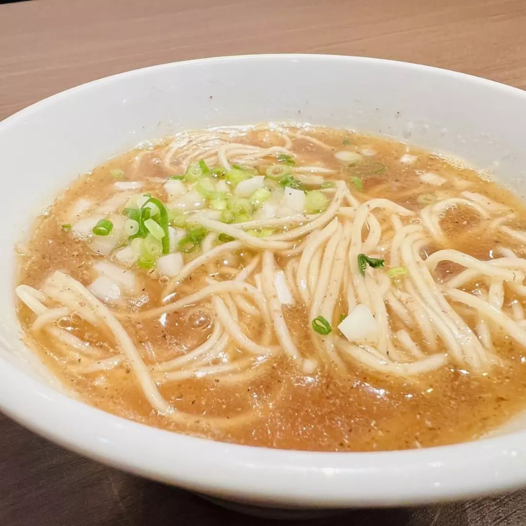 天気急変にはご注意…南大門ですぅ～♪
６月ですね…梅雨入りも始まります…色々と色々と値上げも始まってます…食材値上げは前から始まってますしまだまだ色々と値上げありそうです…先の見えない食材値上げ…
６月…パッとしない６月…焼肉屋を宜しくお願い致します

南大門
館林店