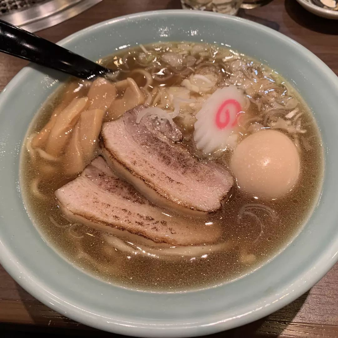 気温上昇…南大門ですぅ～♪
久しぶりの日差し…暑さを感じます。雨の心配もなさそうですけど分かりませんね…とりあえず梅雨の晴間をお楽しみください…でもって夜には焼肉もお楽しみください。久しぶりにラーメンあります「豚煮干し」730円…ご来店お待ちしております

南大門
館林店