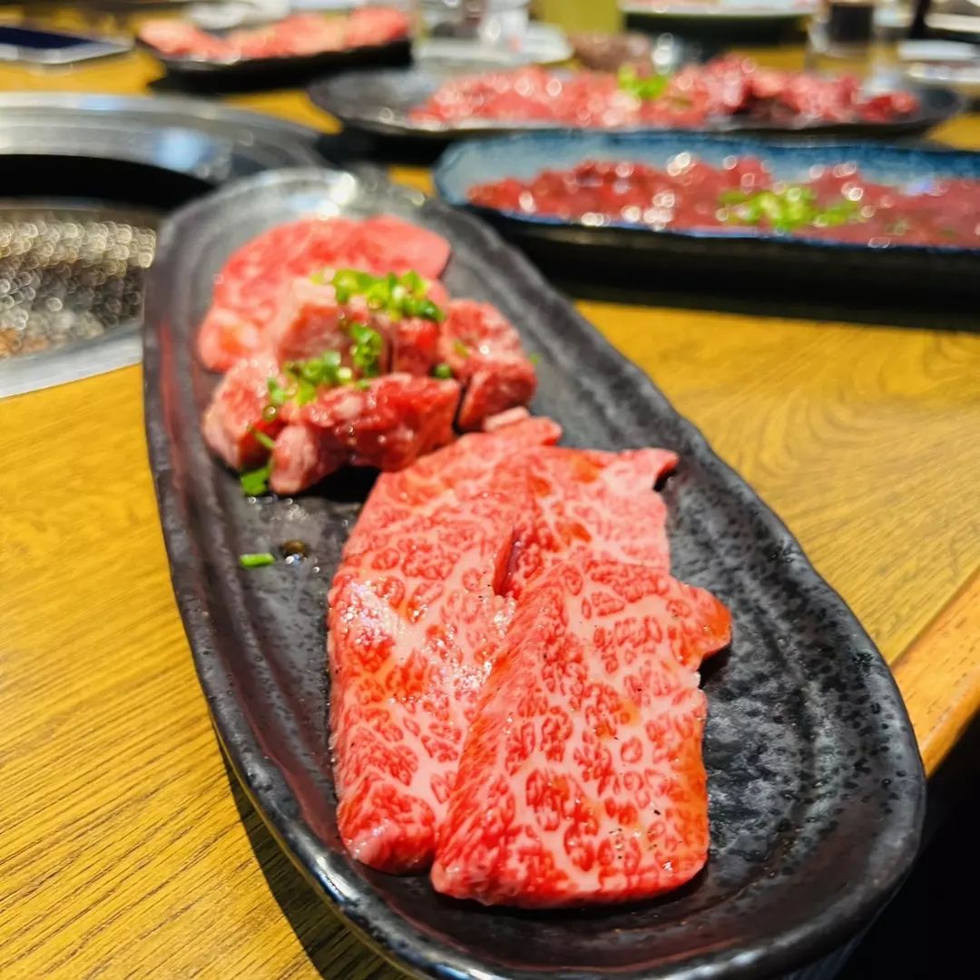 ２月最終日…南大門ですぅ～♪
雪山に行ってる場合ではありません…焼肉屋へご来店ください…もう冬は終了の陽気でございます。
２月ご来店まだのお客さん！なんのサービスありませんがまだ間に合います！ご来店ください…明日は定休日…宜しくお願い致します