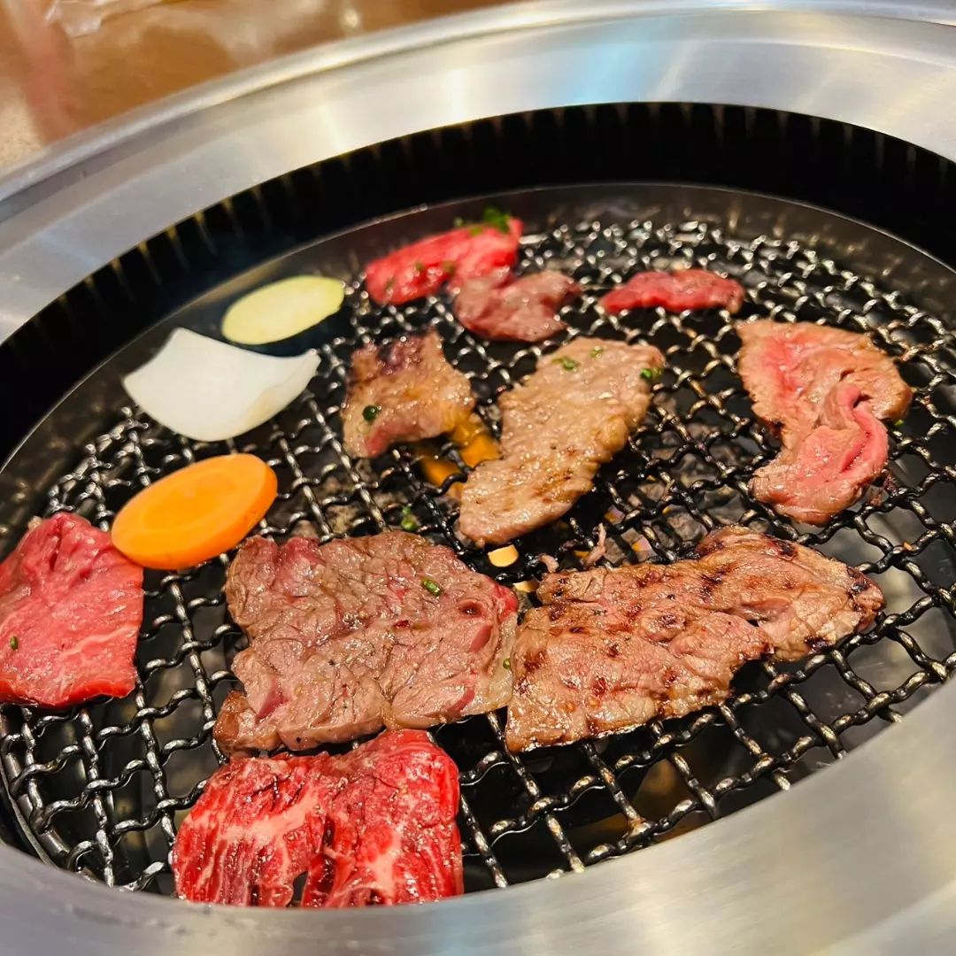 THE肉の日…南大門ですぅ～♪
暑くても肉の日…蒸してても肉の日…29日なので肉の日…でございます。
本日ご予約はお受けできません…申し訳ございません…オートリザーブでのご予約もお受けできません。夜の部ご来店お待ちしております

ハンバーグ発売中！上州牛100%です！三百円です！宜しくお願い致します。