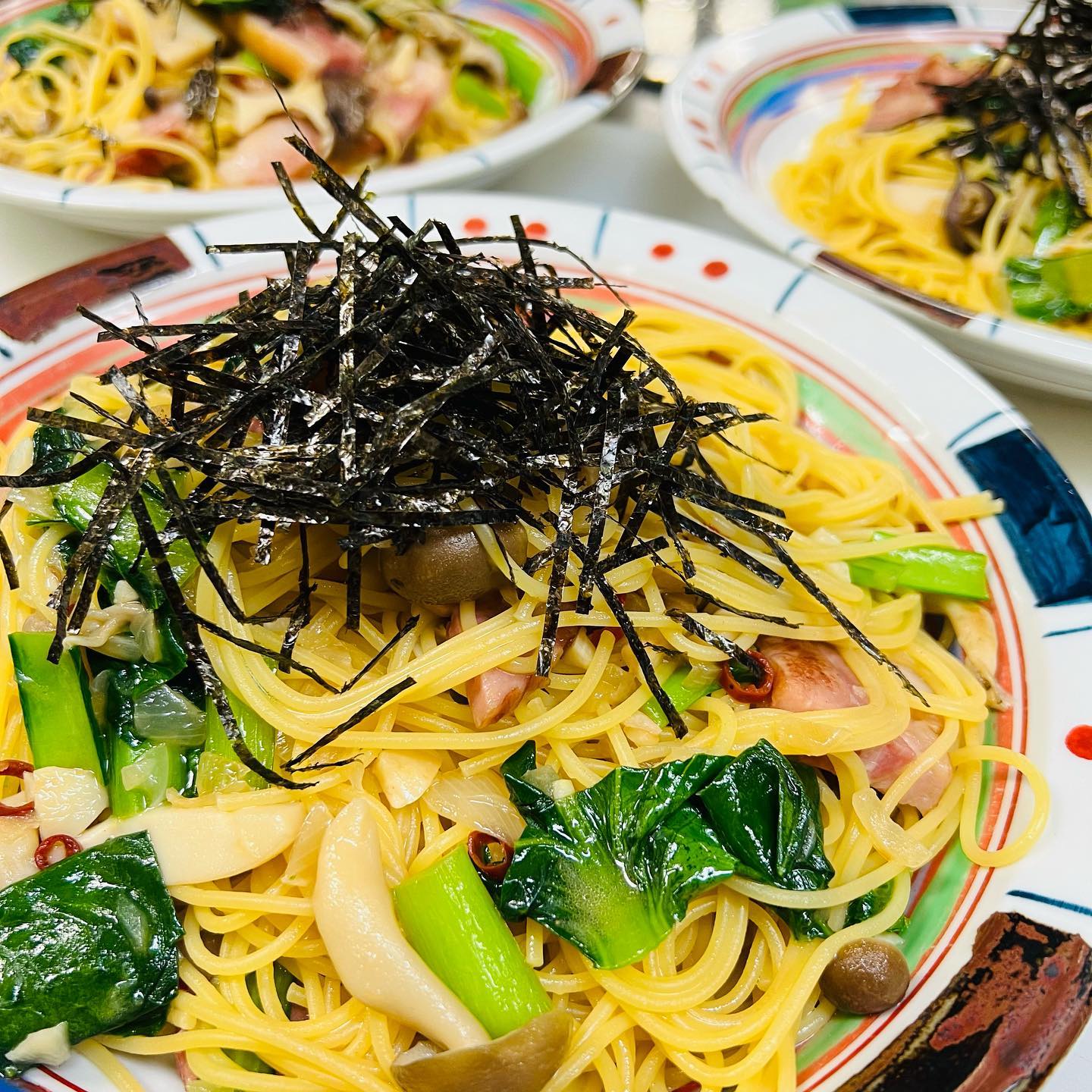 パスタはありませんがハンバーグあります…南大門ですぅー♪
ですがハンバーグは冷凍お持ち帰りの商品となっております…店内ではハンバーグ食べられませんので自分で焼いて食べてくださいw 焼肉しか食べられない焼肉屋でございます…そんな焼肉屋です。
ランチご来店ありがとうございました…問題の夜の部は17時からの営業です…問題です…予約は一件もありません…答えはゼロです…
夜の部ご来店お待ちしております

小林牧場の手造り上州牛100%ハンバーグを350円で販売中。ハンバーグご購入のみのご来店大歓迎です！宜しくお願い致します。