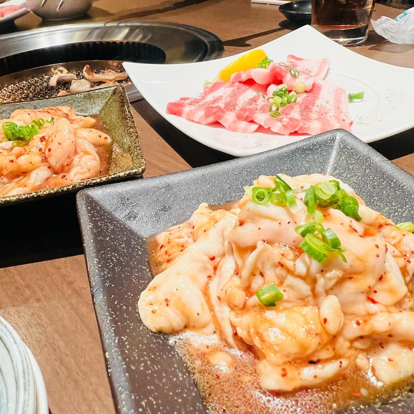 ぽつりと雨始まる…南大門ですぅー♪
三寒四温…これを乗り越えなければ春がきません…ですが体調管理が大変でございます…今日は喉に違和感…皆さまご一緒にご自愛しましょう。
焼肉屋は今週連休となっております…夜の部きっと雨となりますがご来店ください…お待ちしております