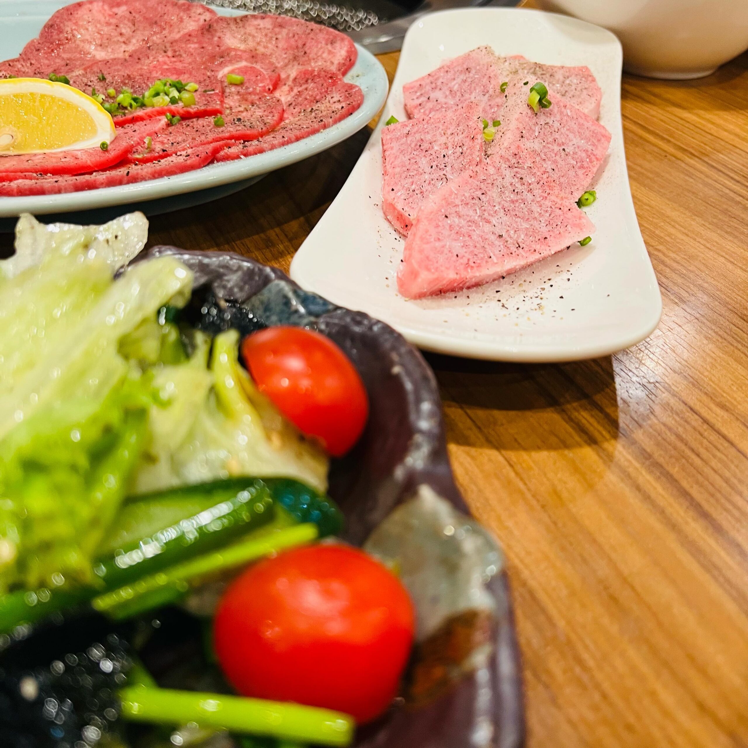 梅雨らしい天気…南大門ですぅー♪
なんだか安心します雨…皆さまは雨だろうがご来店ください…雨の日サービスとか何もありませんがご来店ください…普通に美味しい焼肉が食べられますw
6月終わります…今月ご来店されてない方はご来店ください…何もサービスありませんが普通に美味しい焼肉が食べられますw
今週末のご予約はお早めに…夜の部ご来店お待ちしております