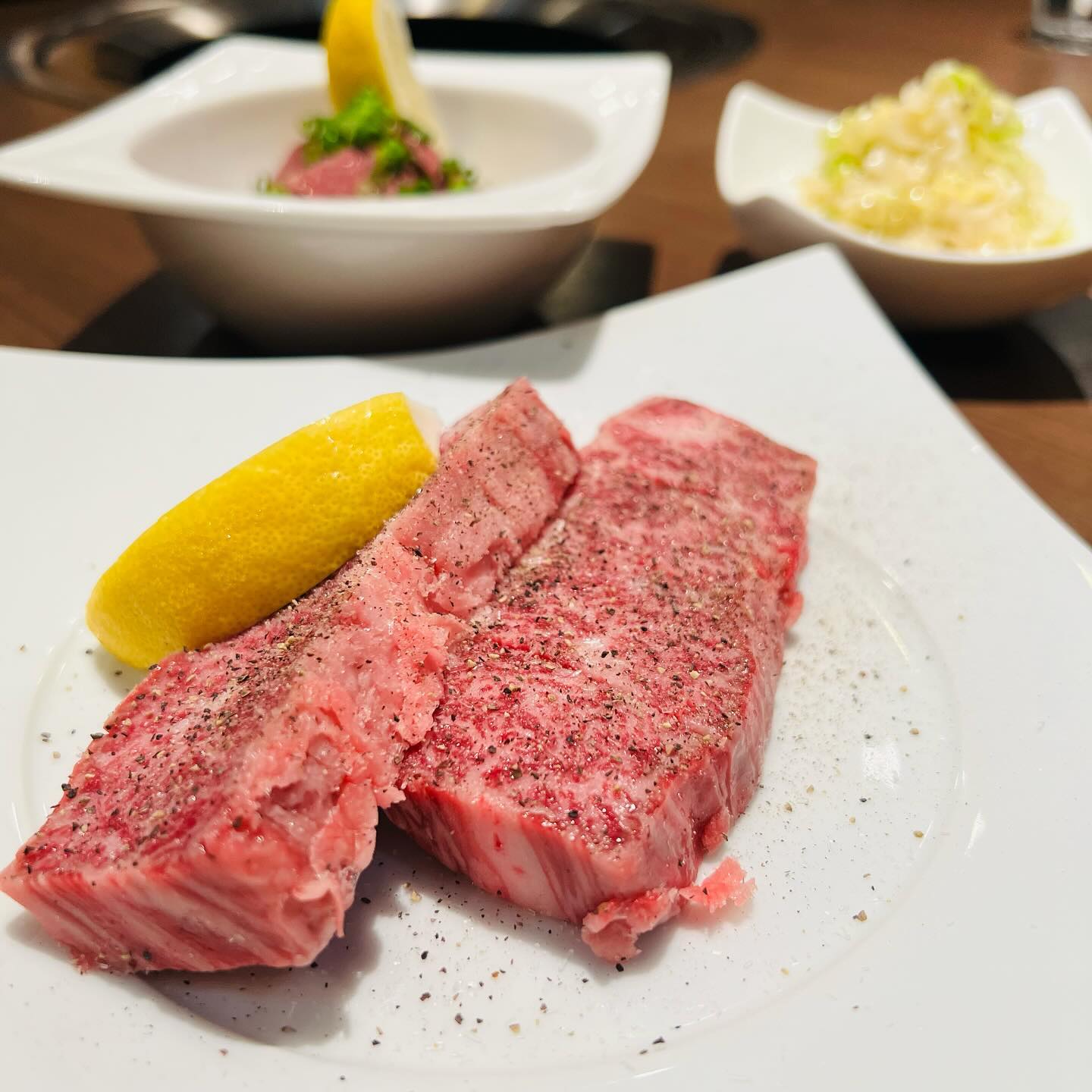 手荒れが始まる…お世話になります…お久しぶりでございます…館林の焼肉屋でございます。
まだ夏ですがお年寄りの肌は正直なのでしょうか…秋なのかも知れませんw
三連休人手不足営業で申し訳ございませんでした…料理提供にお時間を要してしまい…これでも一生懸命やっております…今週末の三連休もご迷惑お掛け致します。
明日は静養定休日となっております…今夜のご来店お待ちしております