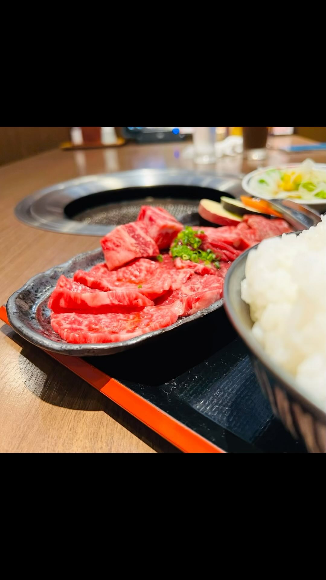 ぐずつく天気…館林にある焼肉屋でございます。
いくらか太陽が出たり出なかったり…ですがしっかり暑さを感じてます…体調管理が難しく悩めます。
10月に入りだいぶ落ち着きある焼肉屋となっております…小さな食欲の秋を探しに焼肉屋へご来店ください…お肉しかありませんがw
ご予約ご来店お待ちしております